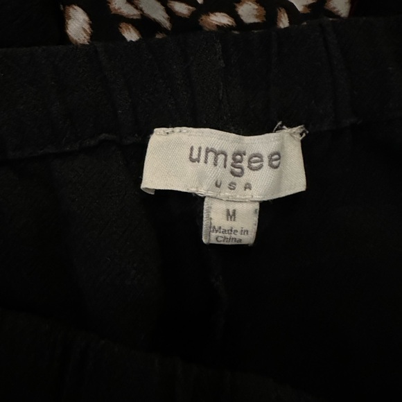 Umgee Black pants with Lace Trim. Size medium - Picture 3 of 4